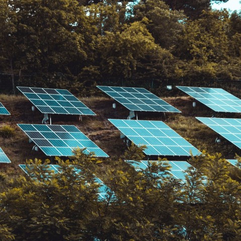 Desbloqueando el Potencial Solar: Diseño Inteligente para un Futuro Energético Sostenible